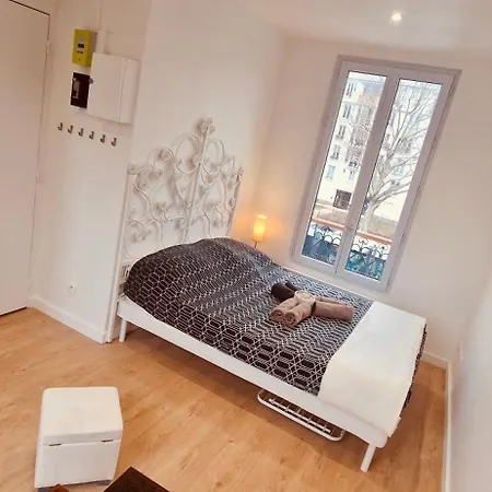 Des Tulipes In Apartment