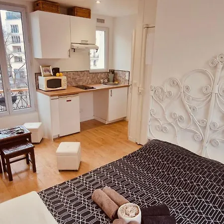 Des Tulipes In Apartament Paryż